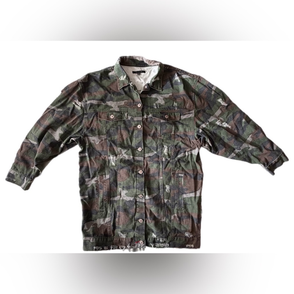 Fiore Women’s camouflage denim distressed jacket
M/L NWOT - Picture 1 of 12
